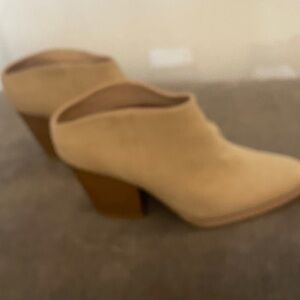 Women's Tan Suede Heeled Mules
